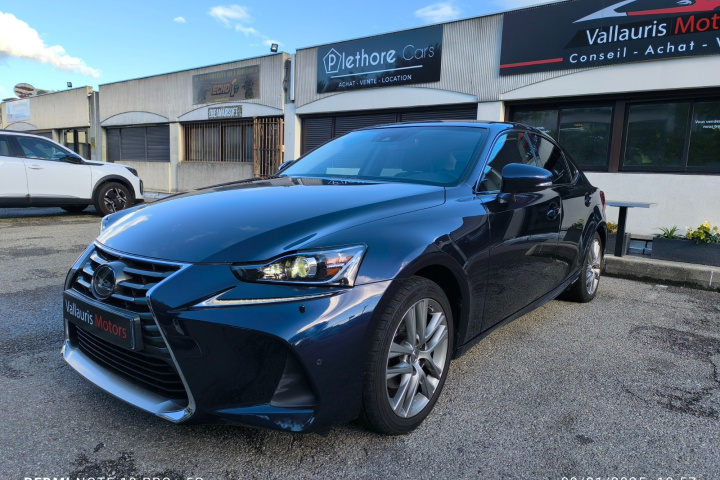 LEXUS IS