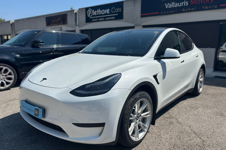TESLA MODEL Y